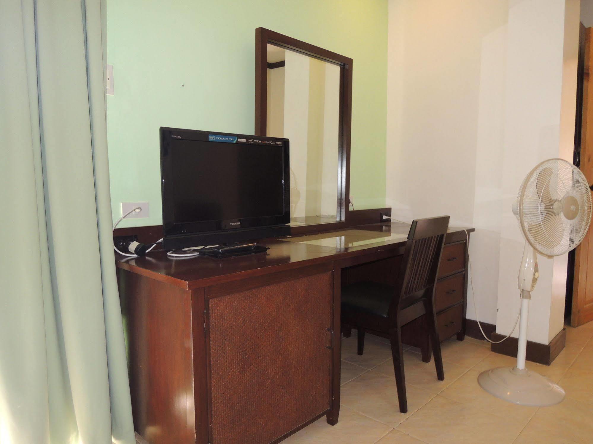 Palms Seaside Inn And Resort Medellin ภายนอก รูปภาพ