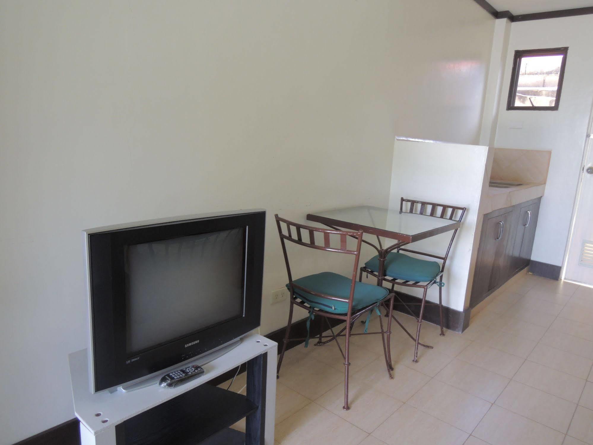 Palms Seaside Inn And Resort Medellin ภายนอก รูปภาพ