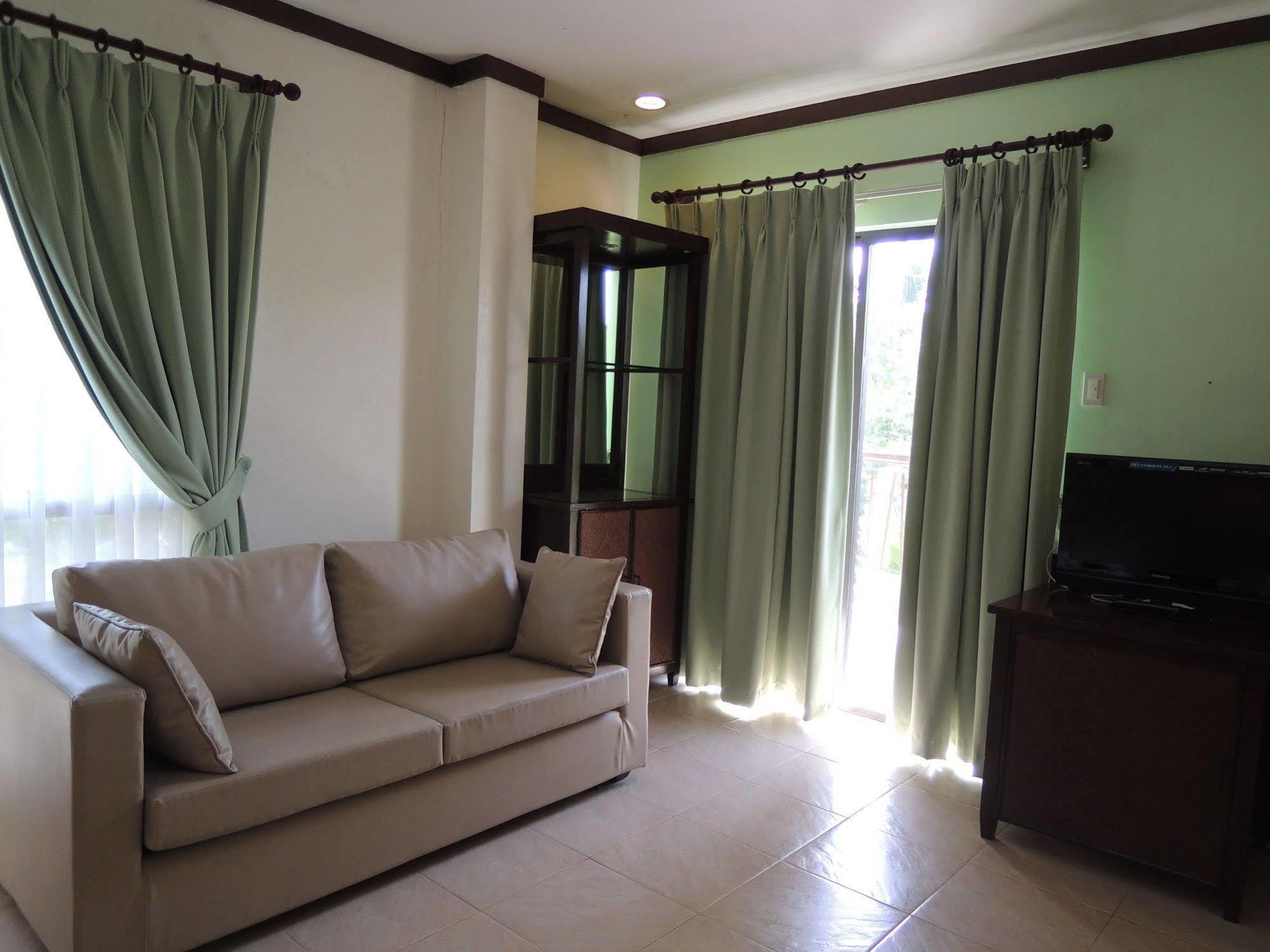 Palms Seaside Inn And Resort Medellin ภายนอก รูปภาพ