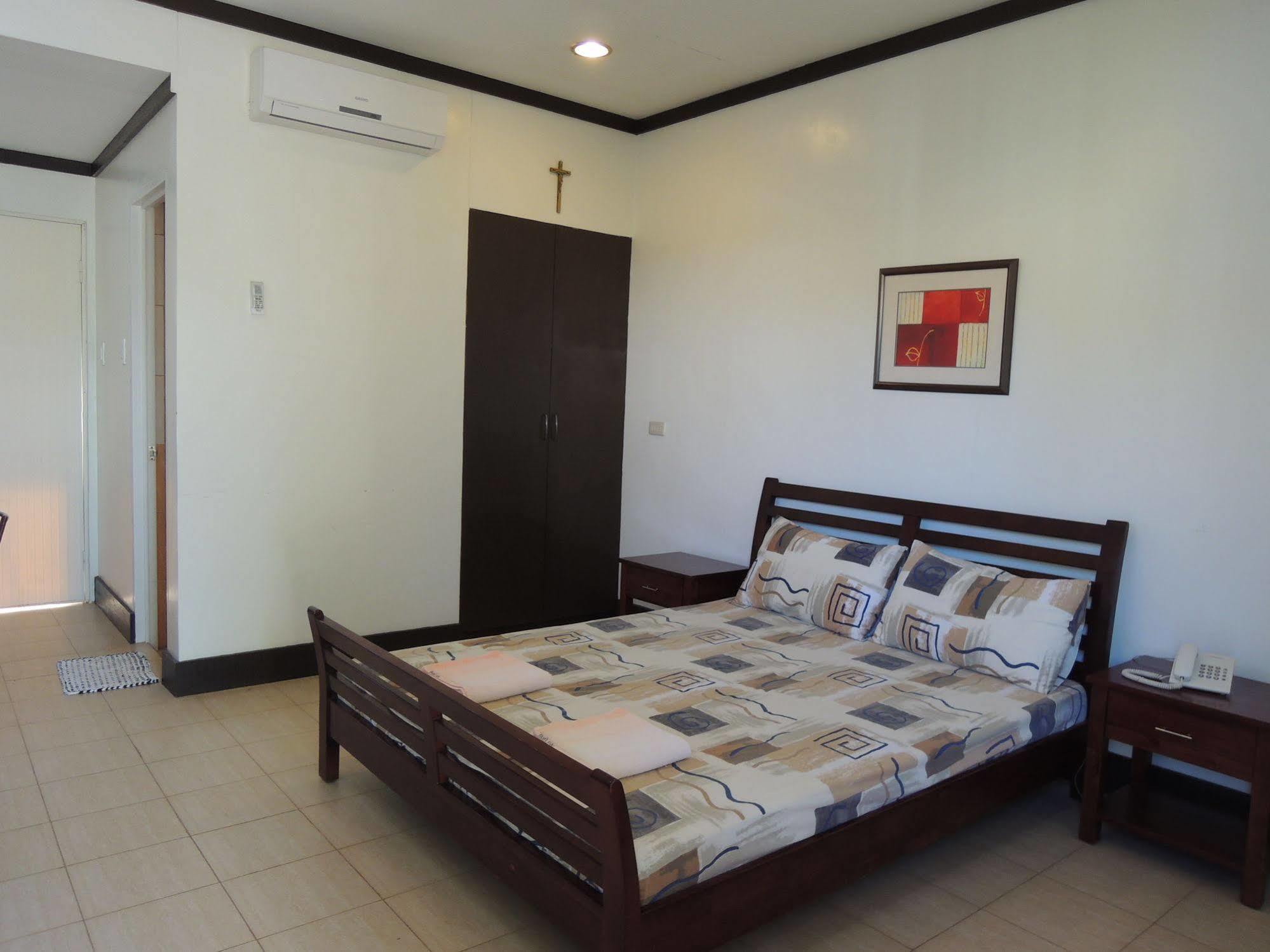 Palms Seaside Inn And Resort Medellin ภายนอก รูปภาพ