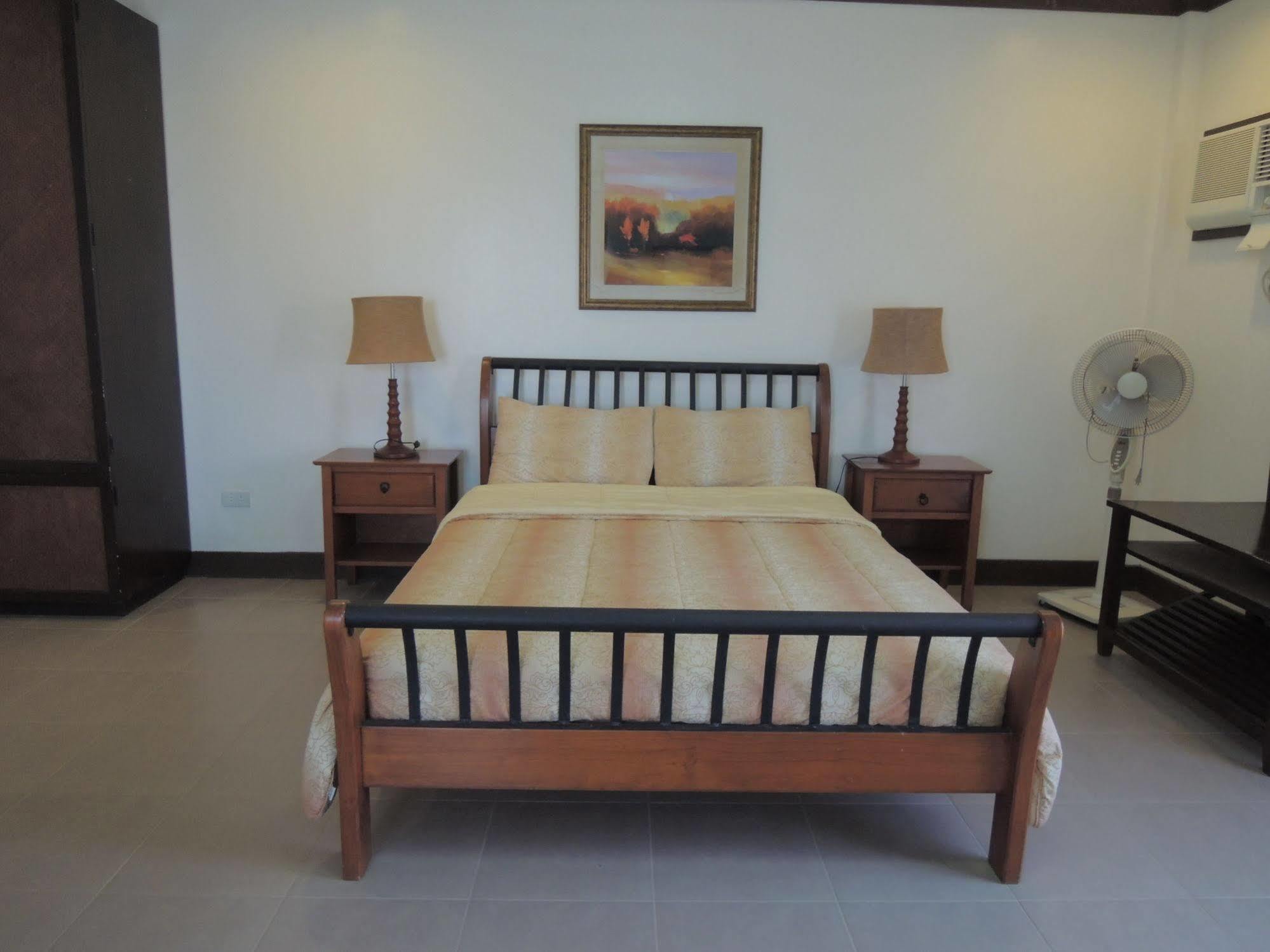 Palms Seaside Inn And Resort Medellin ภายนอก รูปภาพ