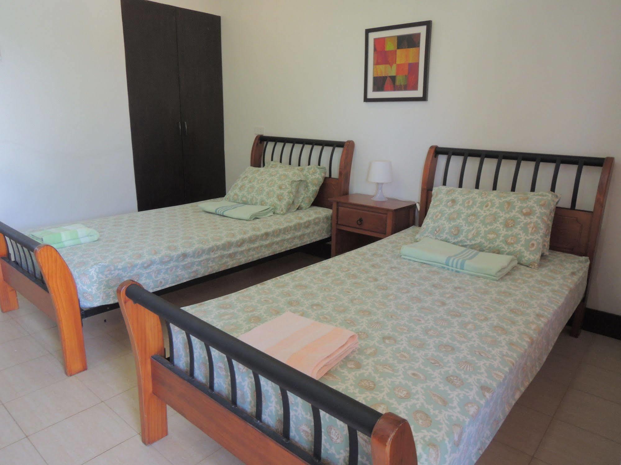 Palms Seaside Inn And Resort Medellin ภายนอก รูปภาพ
